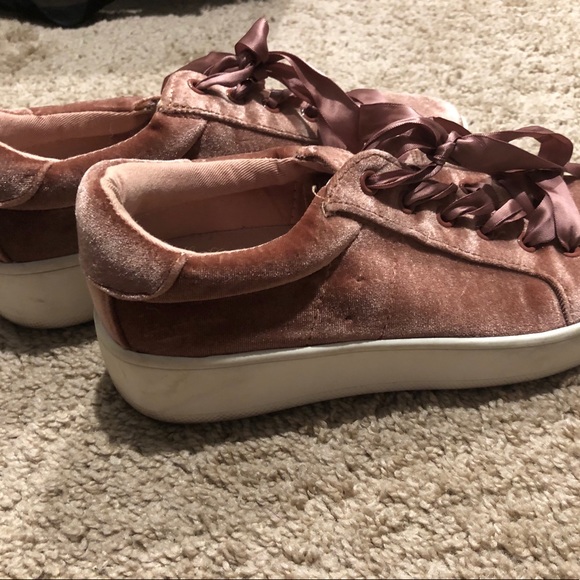 Velvet Shoes - Picture 5 of 5